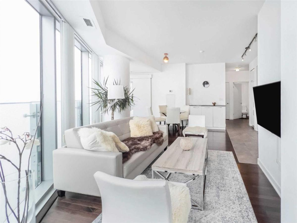 Luxury Condo In The Heart Of Toronto - Next To Scotiabank Arena Exterior photo
