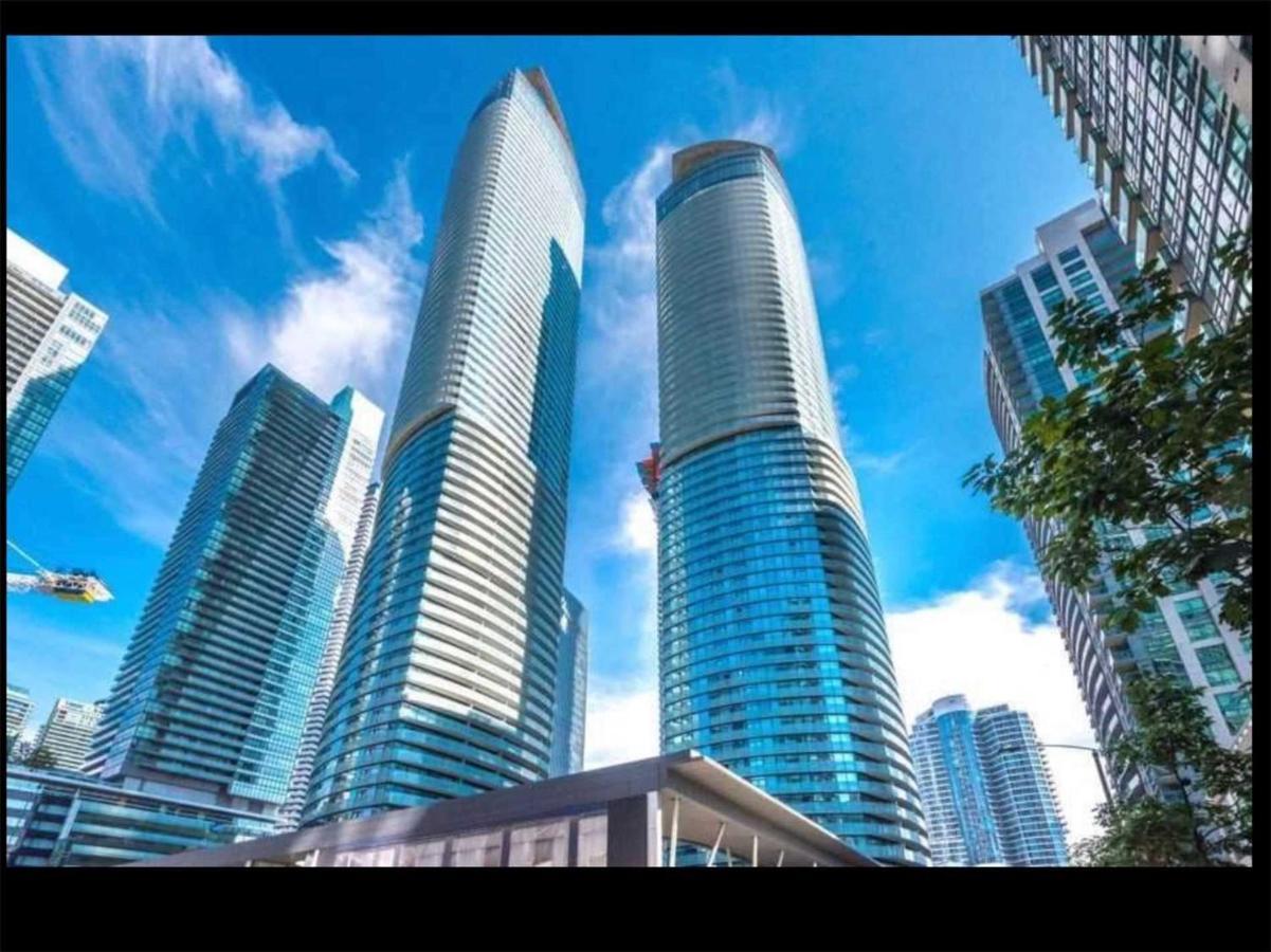 Luxury Condo In The Heart Of Toronto - Next To Scotiabank Arena Exterior photo