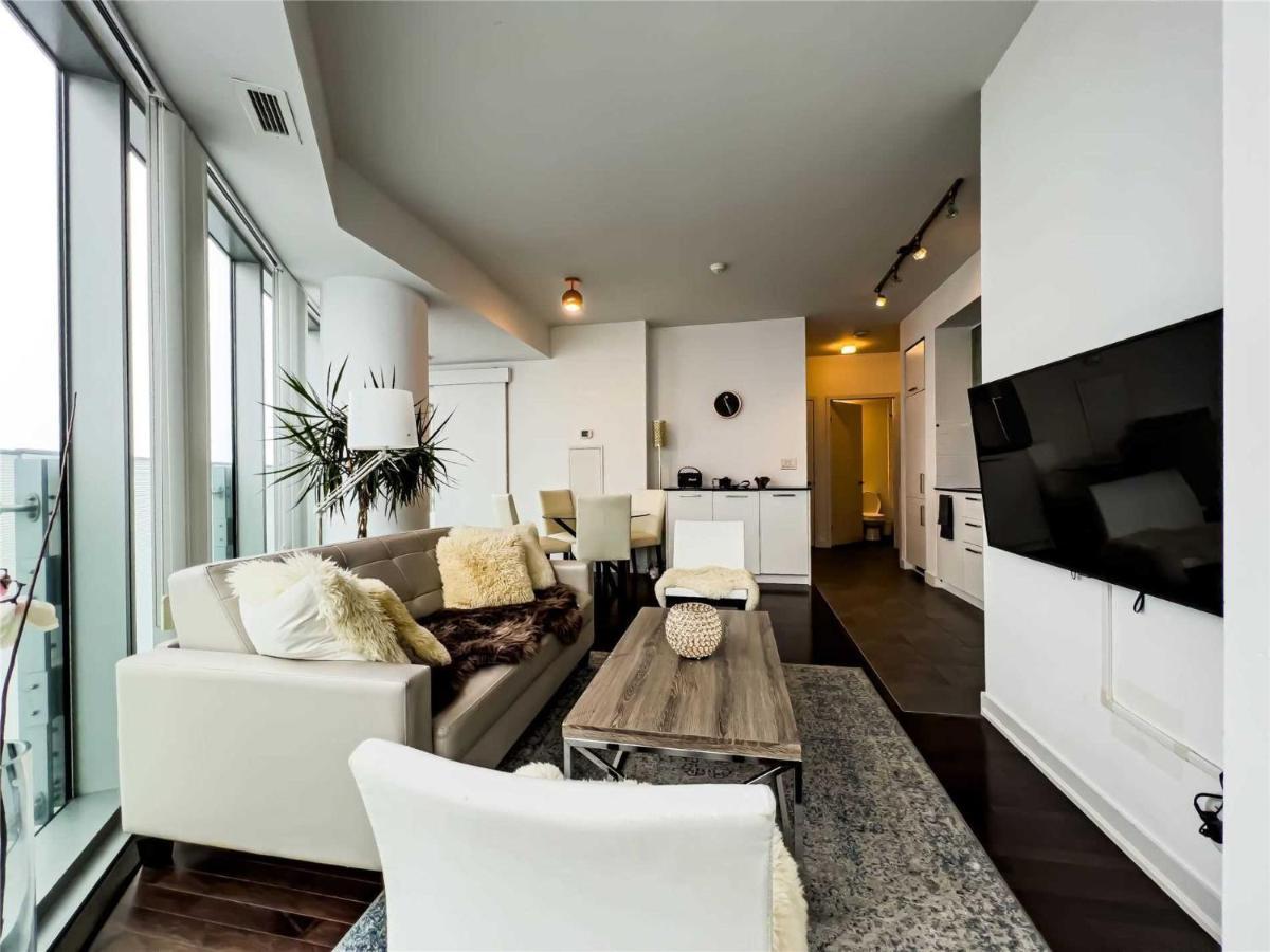 Luxury Condo In The Heart Of Toronto - Next To Scotiabank Arena Exterior photo
